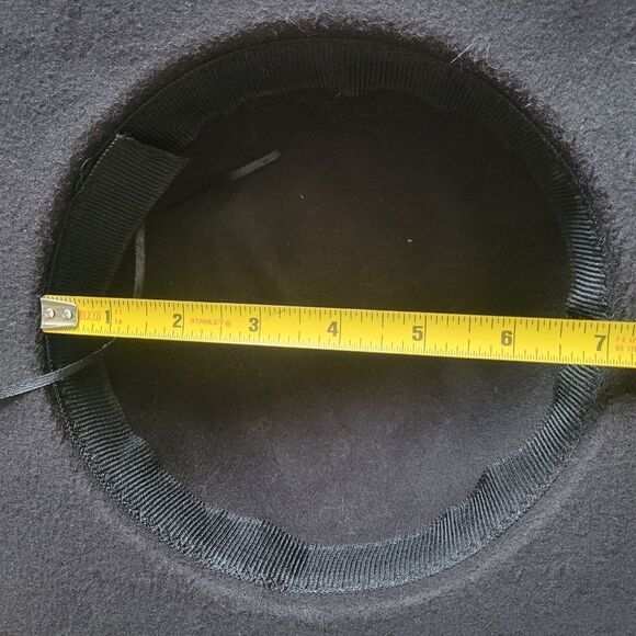 Elegant Black Wide-Brim Felt Hat - Picture 6 of 8